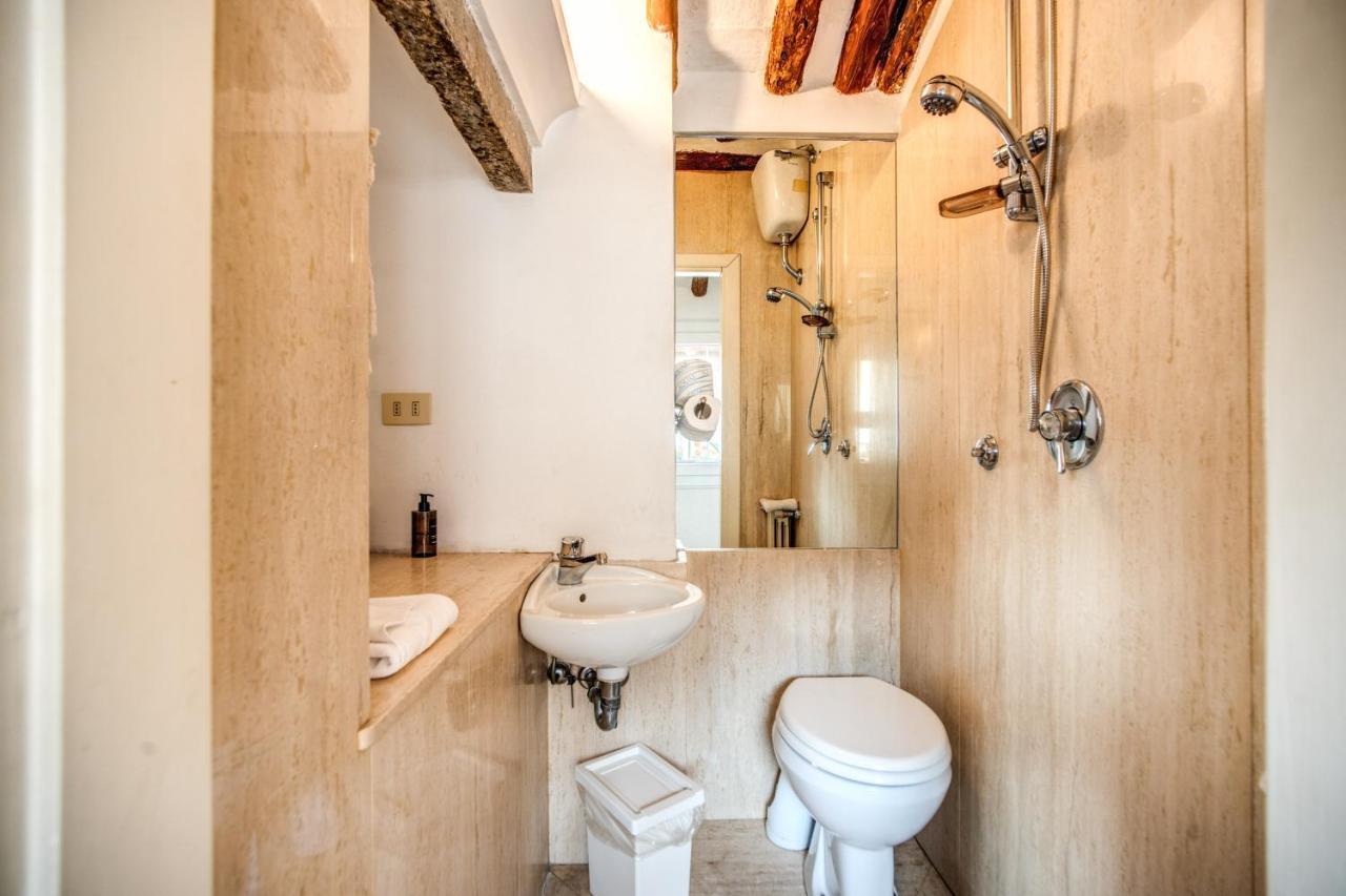 Lovely Attic With Private Terrace By Piazza Navona * Rom